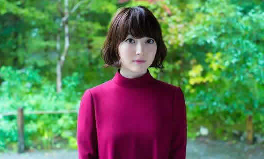 花泽香菜表情包出处 并称亚洲三大表情包