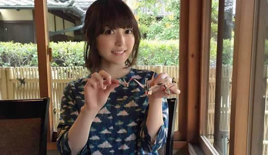 花泽香菜表情包出处 并称亚洲三大表情包