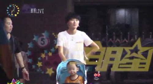 ������Ө����ô��ʶ�� ����ǰŮ����Ө��΢������