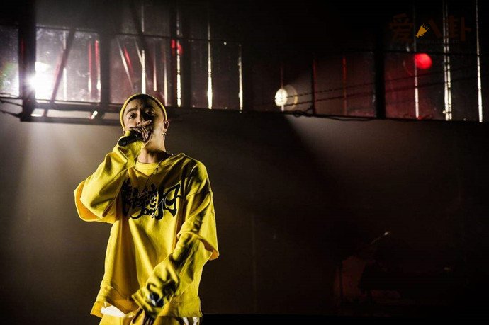 jonyj��ǰŮ�Ѹ��� jonyjŮ�Ѱ���������ô����