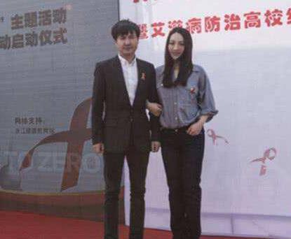 ���ȸ������ϼ�� Ư����Ů�������ڵĽ��