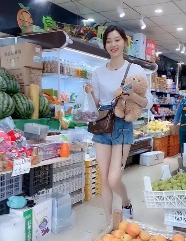 张芮尔个人资料 身高足足有180cm