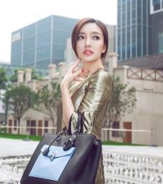 魏哲鸣的前妻是谁 魏哲鸣为什么离的婚