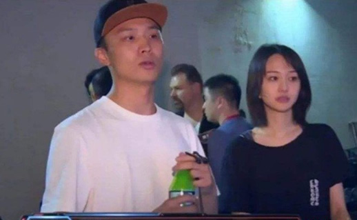 郑爽和张恒结婚了吗 两人相差几岁怎么在一起的