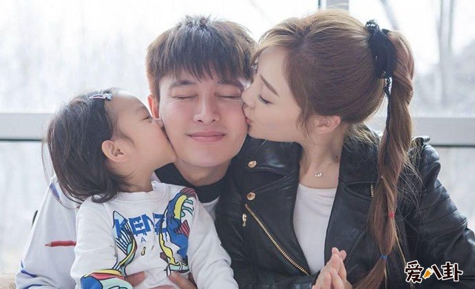 李小璐做头发怎么回事 夜宿门事件