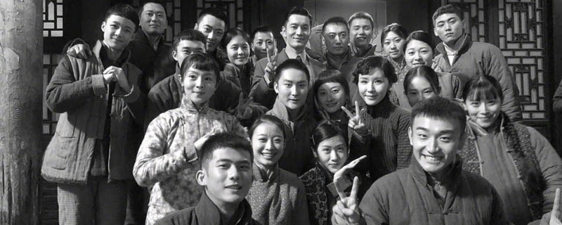 鬓边不是海棠红主要内容