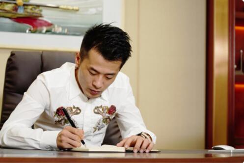 ����־һ����׬����Ǯ ����־�����ж���Ǯ