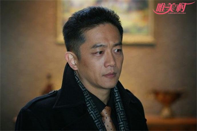 ������������˭ ���Ӻ����ھ�ͷ��ǰ����