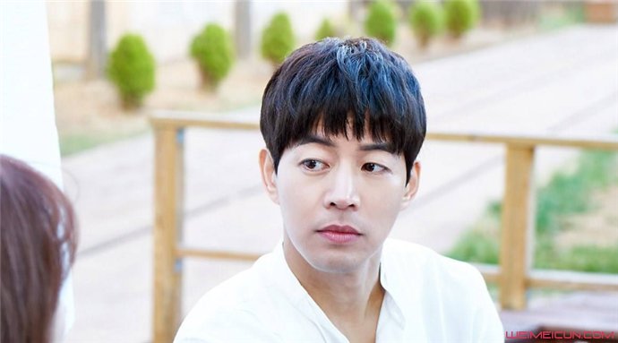李尚允在韩国地位红吗 李尚允资料