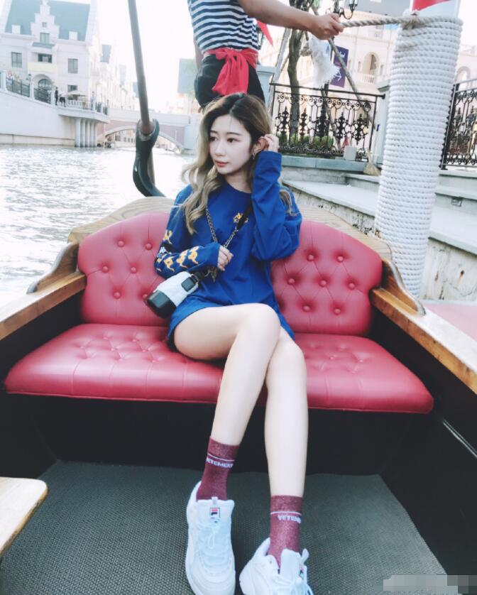 成旻云,昵称针针,上海七煌签约艺人.