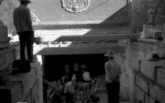 �峯ԣ�걻�ھ����� ԣ��Ǭ¡���Źǻ�����