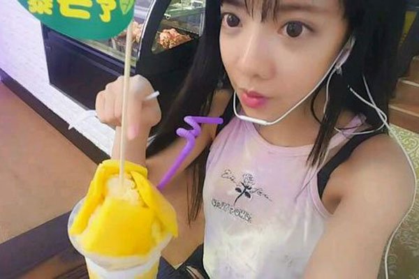 浙江卫视lol童话真实照 lol童话袭胸事件怎么回事