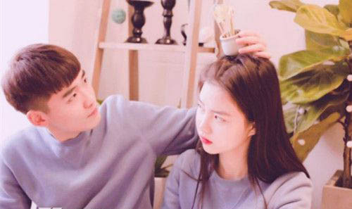 男生盯着女生看不回避是什么意思 占有欲和征服欲