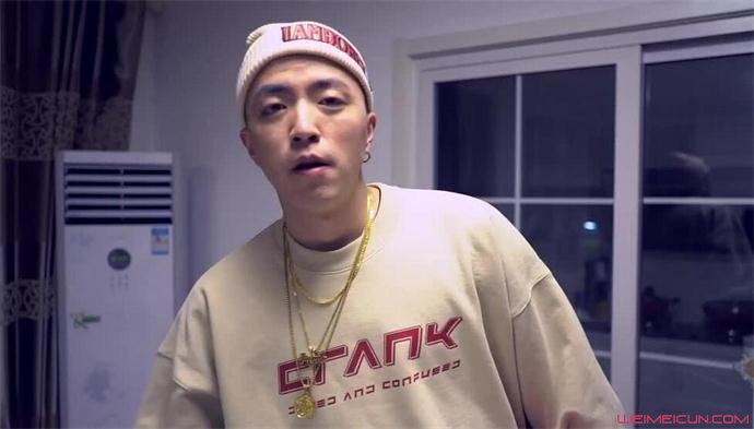 jonyj�ݷ��¼���ʲô jony j�Ͷ�ѿʲô��˼