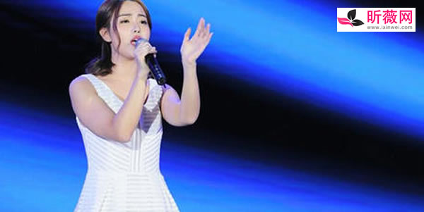 公司年会适合女生唱的歌 这些歌曲确实好听