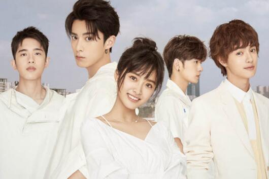 ���ǻ�԰����ɼ�˸�˭��һ��