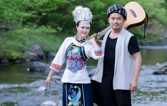 你莫走我不走是什么歌曲的歌词