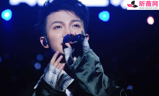 �����Ů������˭? ����������Ͻ���