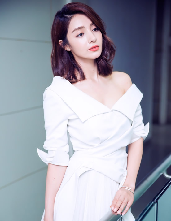 麦迪娜个人资料简介 漂亮可爱的新疆妹子