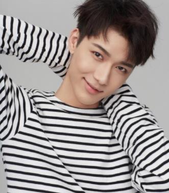 ЦЦѼ����Ů����С�� �����������еı�ǩ