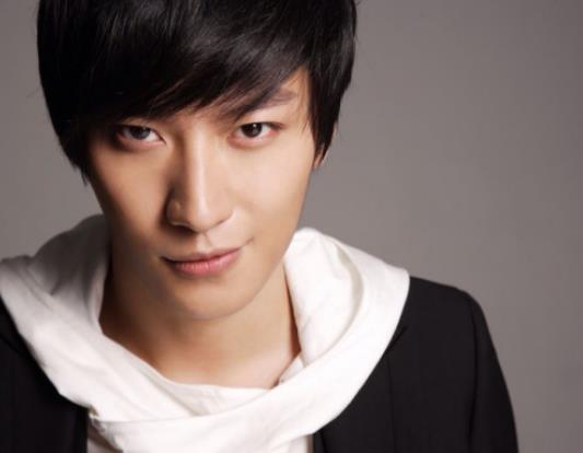 �����������Ա���Ƭ �����������̫����