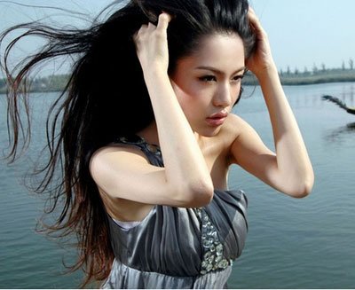 薛婧姿韵3大胆艺术照 性感的身材被热议