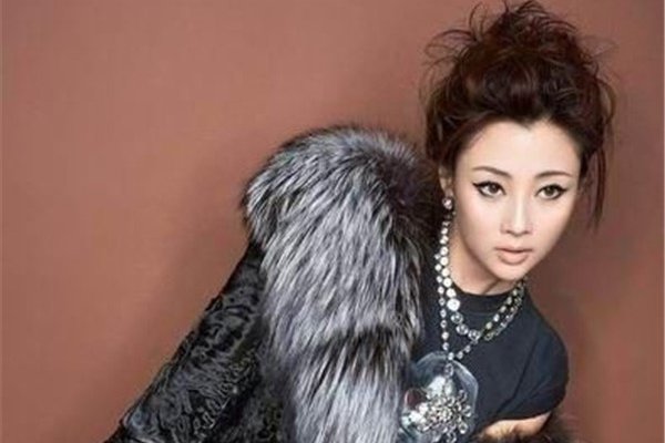 �����촽�ϵĺڵ����� �������촽���븻��