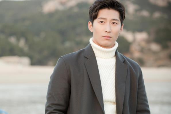 ���ľ��͹�˾���ĸ� �����ݵ�Ӱ�Ӿ�