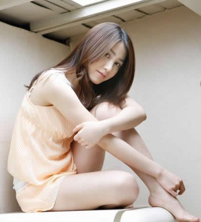 霍玲怎么变禁婆的 霍玲为什么老要梳头