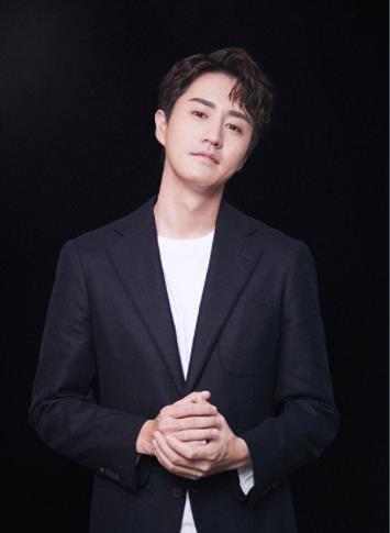 杨玏的个人资料简介 杨玏家世背景典型的“星二代”