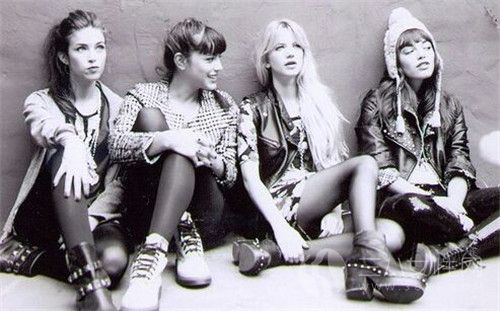 闺蜜和死党哪个关系更好 哪个更亲密一些