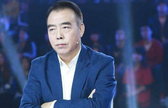 �¿���һ�����˼��λ� �ͳ¿����йص��ĸ�Ů��