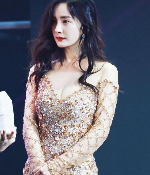 ���ݵĸ��������������� �����������վ���