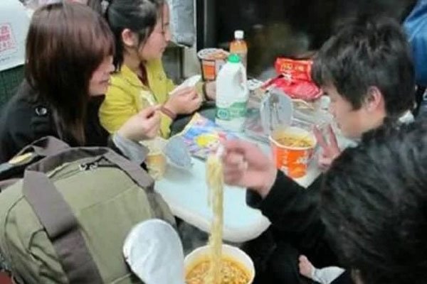 �������ó�������Ů����ô���� �����������״