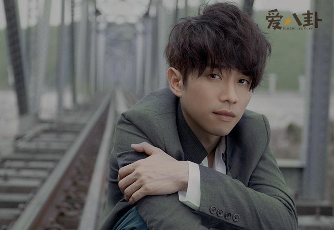 张栋梁妻子是谁 长相帅气身边绯闻不断