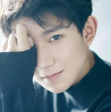 王源在读什么大学 王源读的大学在哪里