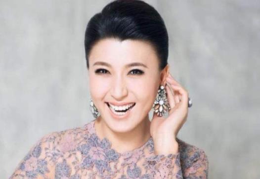 ��Ա��ѧ�����Ϲ���˭ ���˾糡�ݳ��໥��ʶ