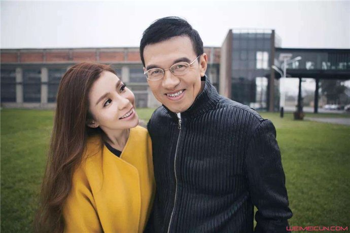 央视主持人朱迅老公是谁 曝光老公也太厉害了吧