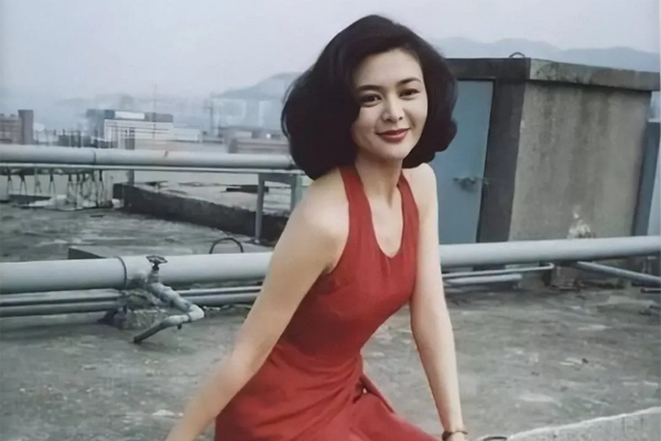 高尔夫女神是什么意思 关之琳高尔夫是个什么梗