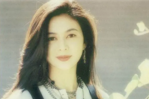 高尔夫女神是什么意思 关之琳高尔夫是个什么梗