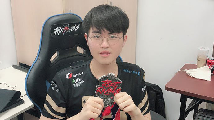 ��̬lol�������� ��̬�������Ҿ�������ĸ��˭