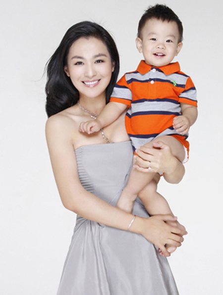 沈傲君老公叫什么名字 澄清老公是满族人