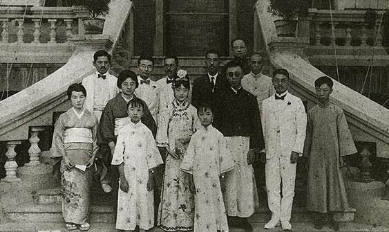 �߽��к����Ů�� �߽ܵĺ��������