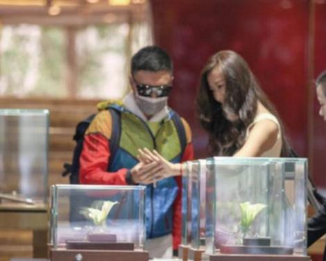 ����׵�һ��������˭ �����ΪʲôȢ������