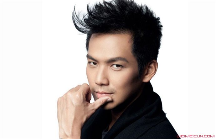 �Ӻ������Ž�ʲô���� �Ѿ�����һ��Ů��