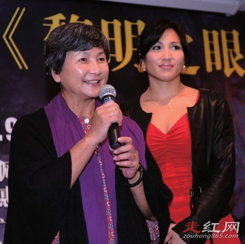 郑佩佩有几个儿女 郑佩佩离婚原因