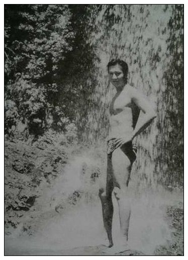 谢贤年轻时照片太帅 谢贤年轻女友照片大全