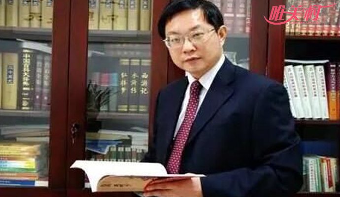 ����У����������ô���� ��Ů��ʦ��������ϵ���ٱ�