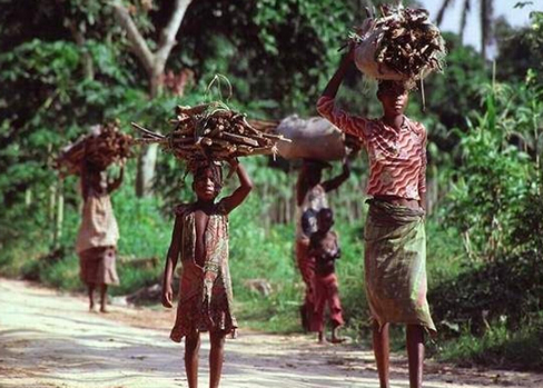 �����������Ů�˸��� ������Ů�����Գ��ܵĳߴ�