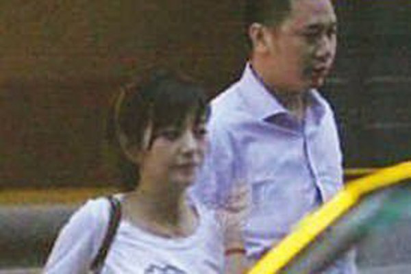 赵薇丈夫黄有龙怎么发家的 黄有龙是谁的司机